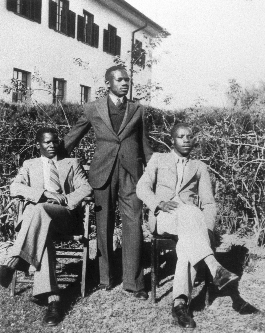 <p>The South African Native College, soon renamed the University College of Fort Hare, will produce many historic leaders. Up until 1951, its students are registered as external students of Unisa.</p>